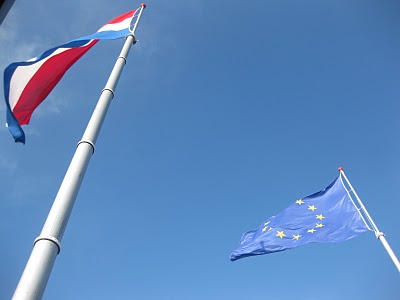 Europese vlag op Tweede Kamer!