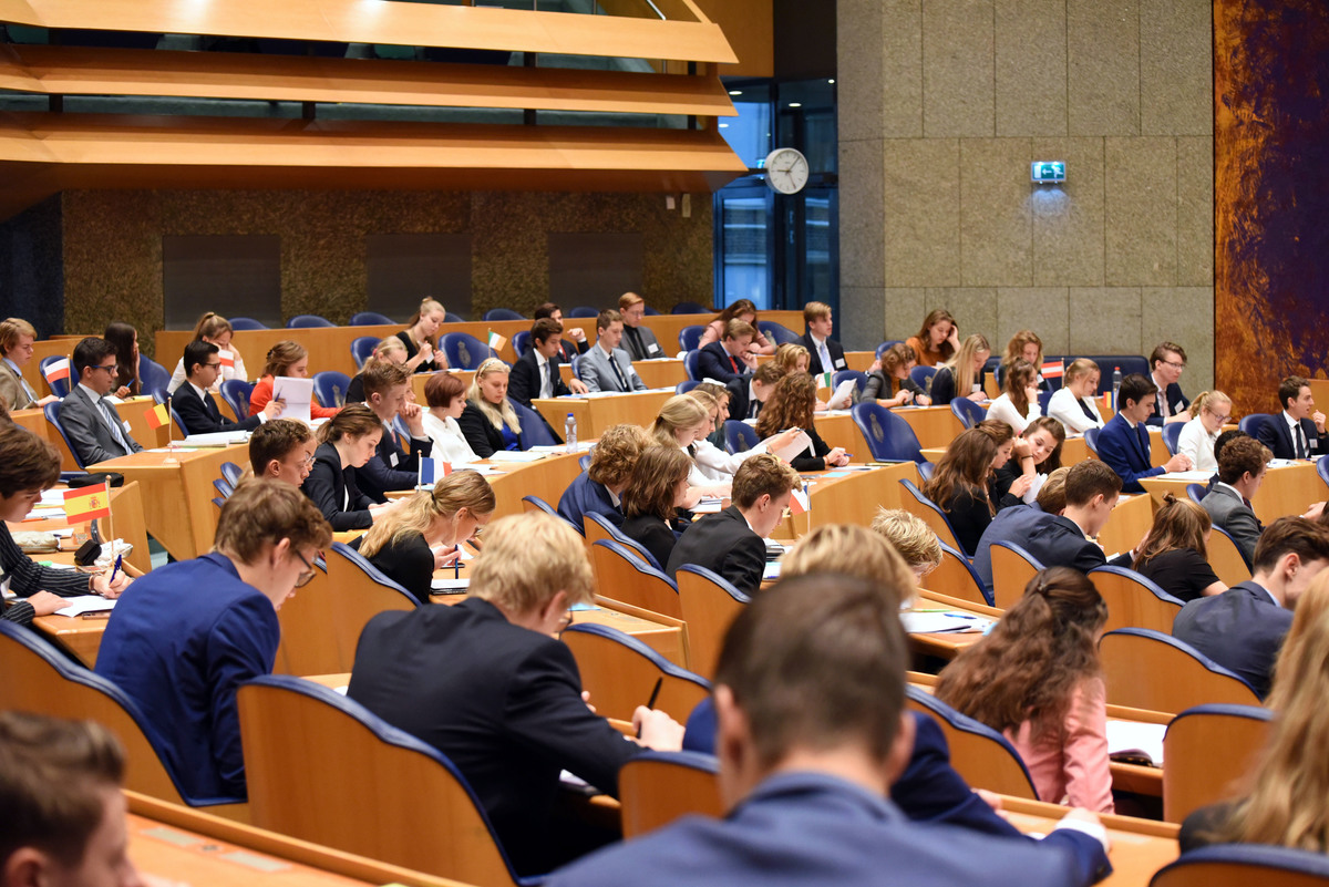 Foto's dag 3: Tweede dag Algemene Vergaderingen in de Tweede Kamer