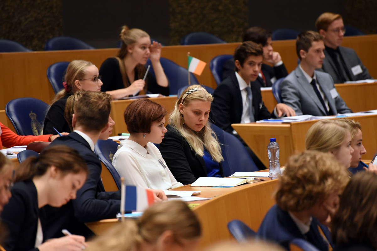 Foto's dag 3: Tweede dag Algemene Vergaderingen in de Tweede Kamer