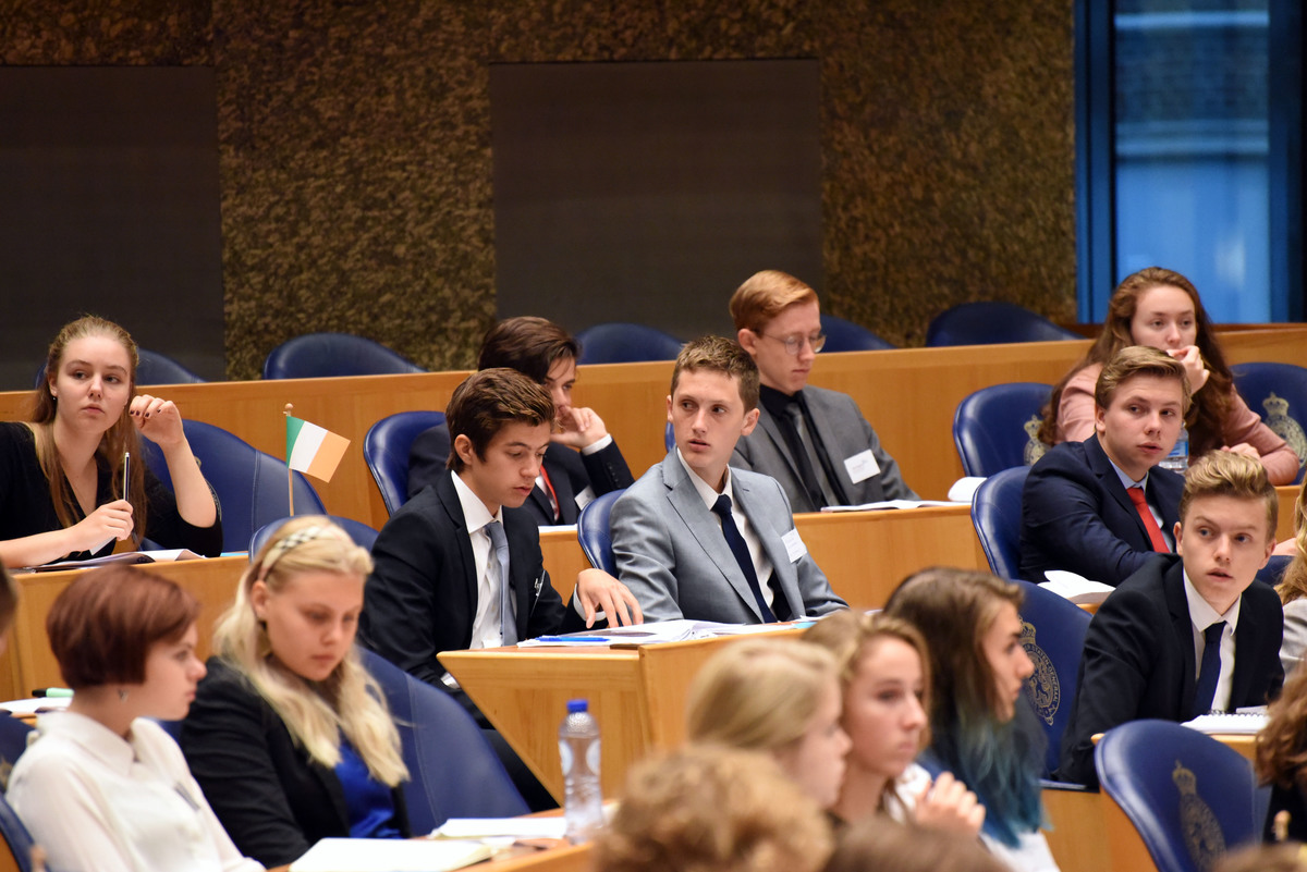 Foto's dag 3: Tweede dag Algemene Vergaderingen in de Tweede Kamer