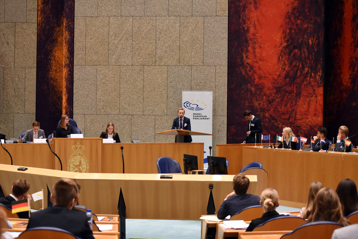 Foto's dag 3: Tweede dag Algemene Vergaderingen in de Tweede Kamer