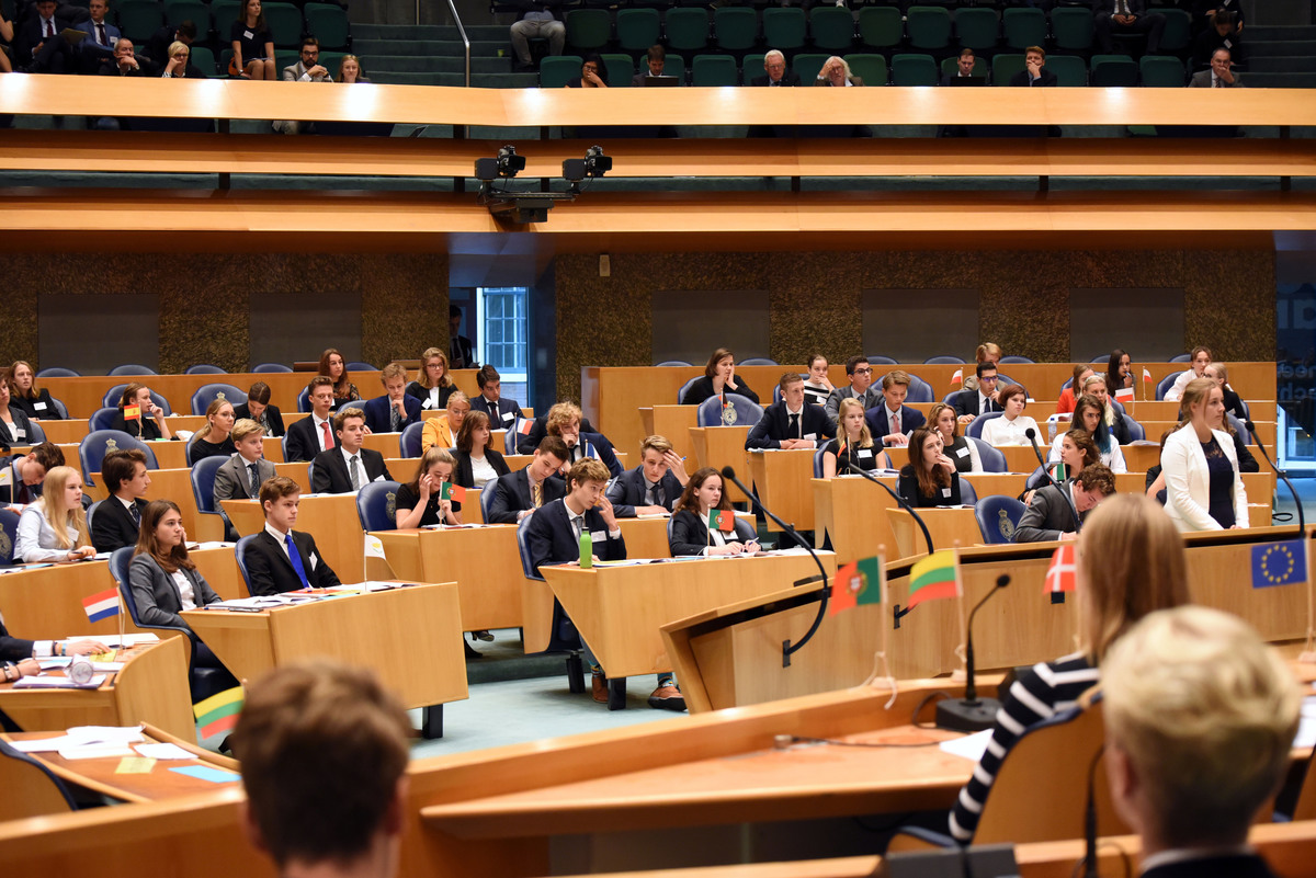 Foto's dag 3: Tweede dag Algemene Vergaderingen in de Tweede Kamer