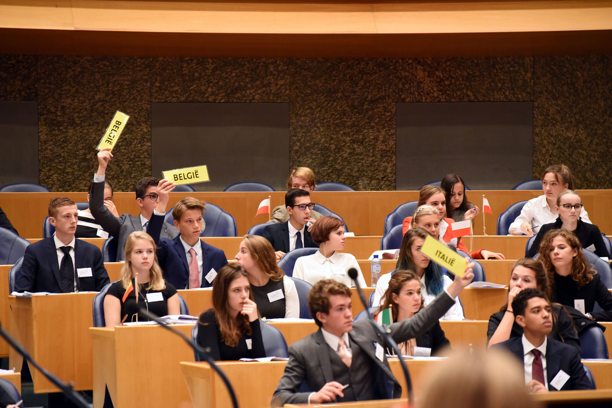 Foto's dag 3: Tweede dag Algemene Vergaderingen in de Tweede Kamer