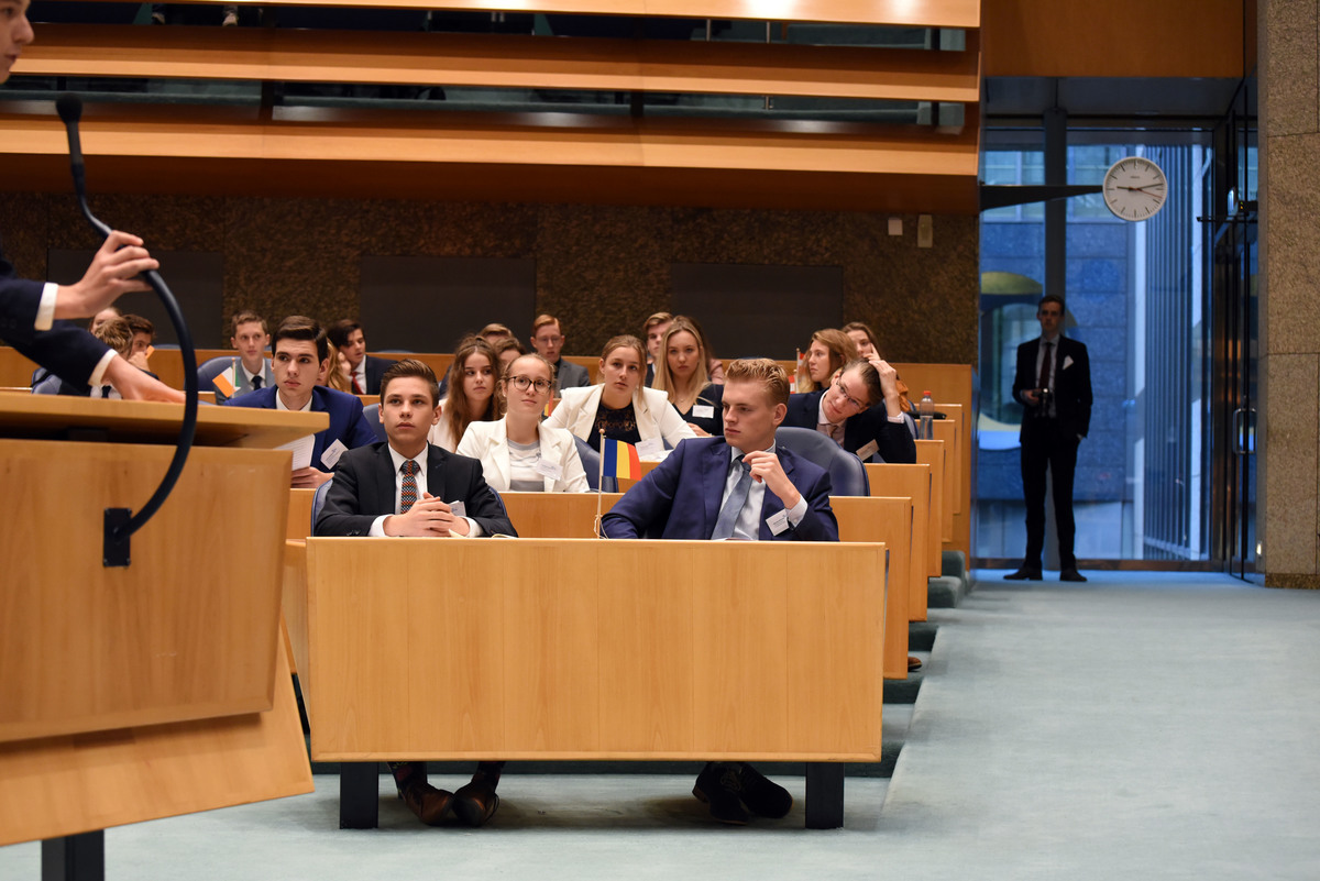 Foto's dag 3: Tweede dag Algemene Vergaderingen in de Tweede Kamer