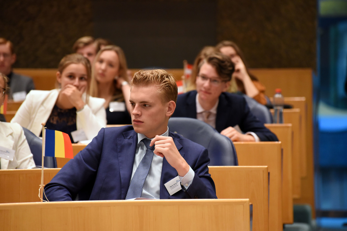 Foto's dag 3: Tweede dag Algemene Vergaderingen in de Tweede Kamer