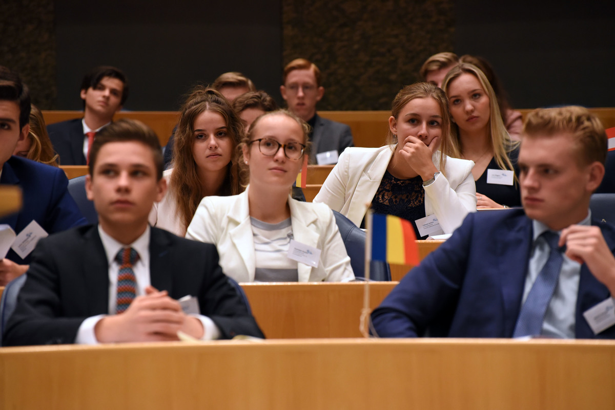 Foto's dag 3: Tweede dag Algemene Vergaderingen in de Tweede Kamer