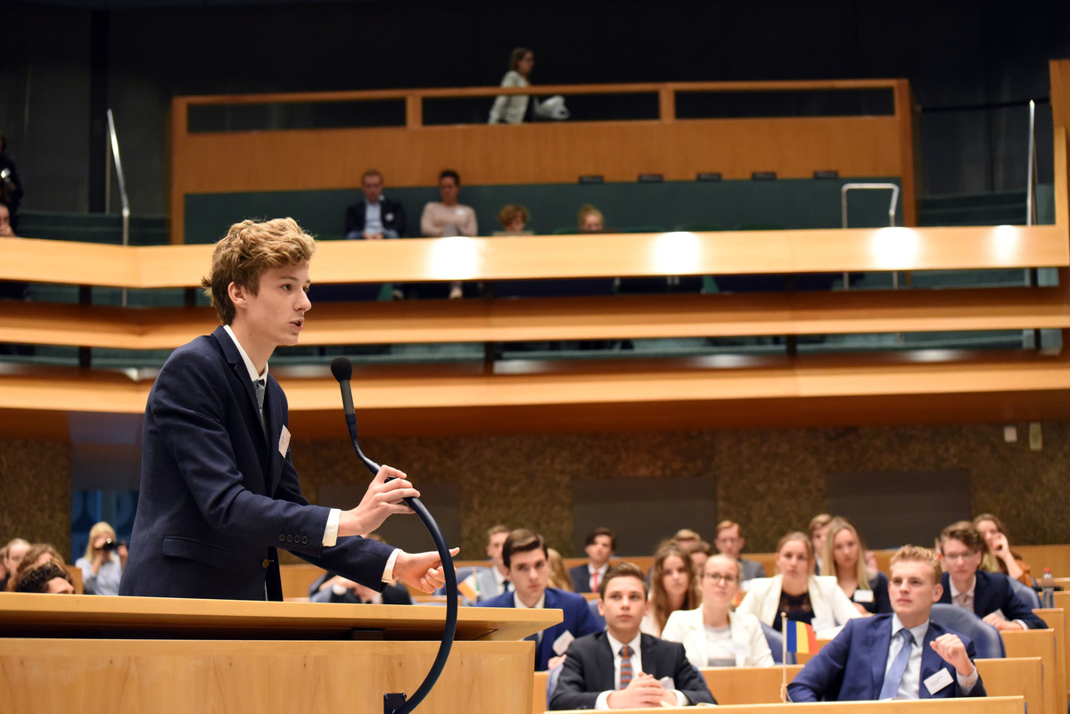 Foto's dag 3: Tweede dag Algemene Vergaderingen in de Tweede Kamer