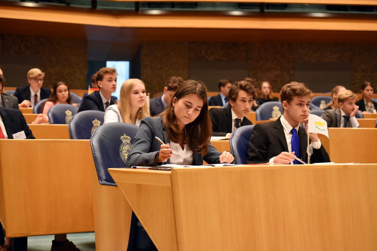 Foto's dag 3: Tweede dag Algemene Vergaderingen in de Tweede Kamer