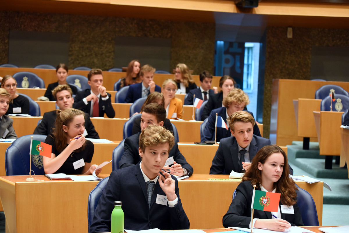 Foto's dag 3: Tweede dag Algemene Vergaderingen in de Tweede Kamer