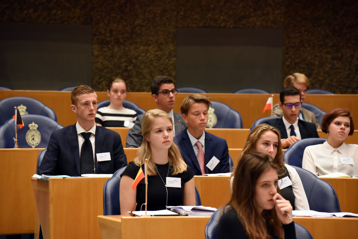 Foto's dag 3: Tweede dag Algemene Vergaderingen in de Tweede Kamer