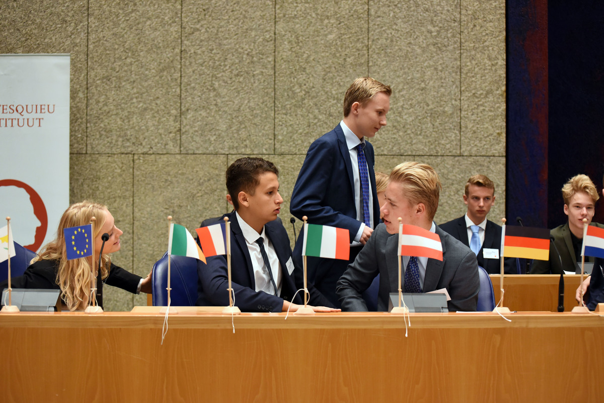 Foto's dag 3: Tweede dag Algemene Vergaderingen in de Tweede Kamer