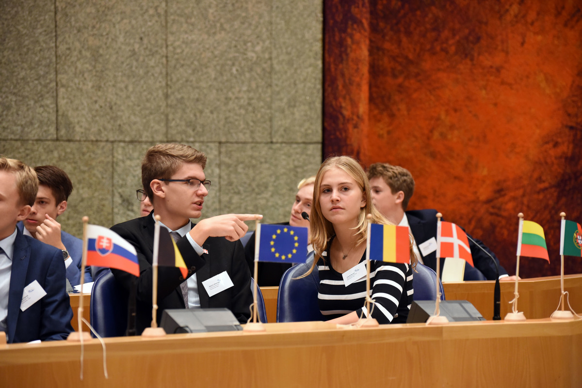 Foto's dag 3: Tweede dag Algemene Vergaderingen in de Tweede Kamer