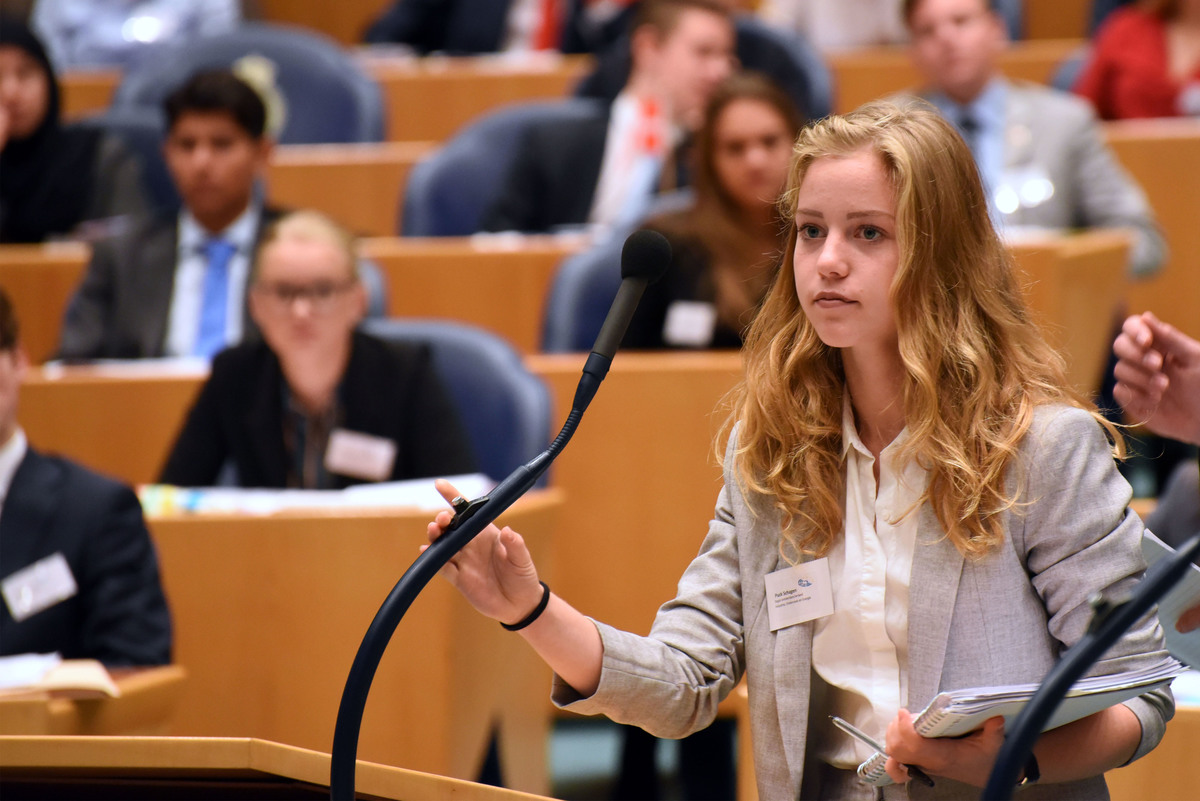 Foto's dag 3: Tweede dag Algemene Vergaderingen in de Tweede Kamer