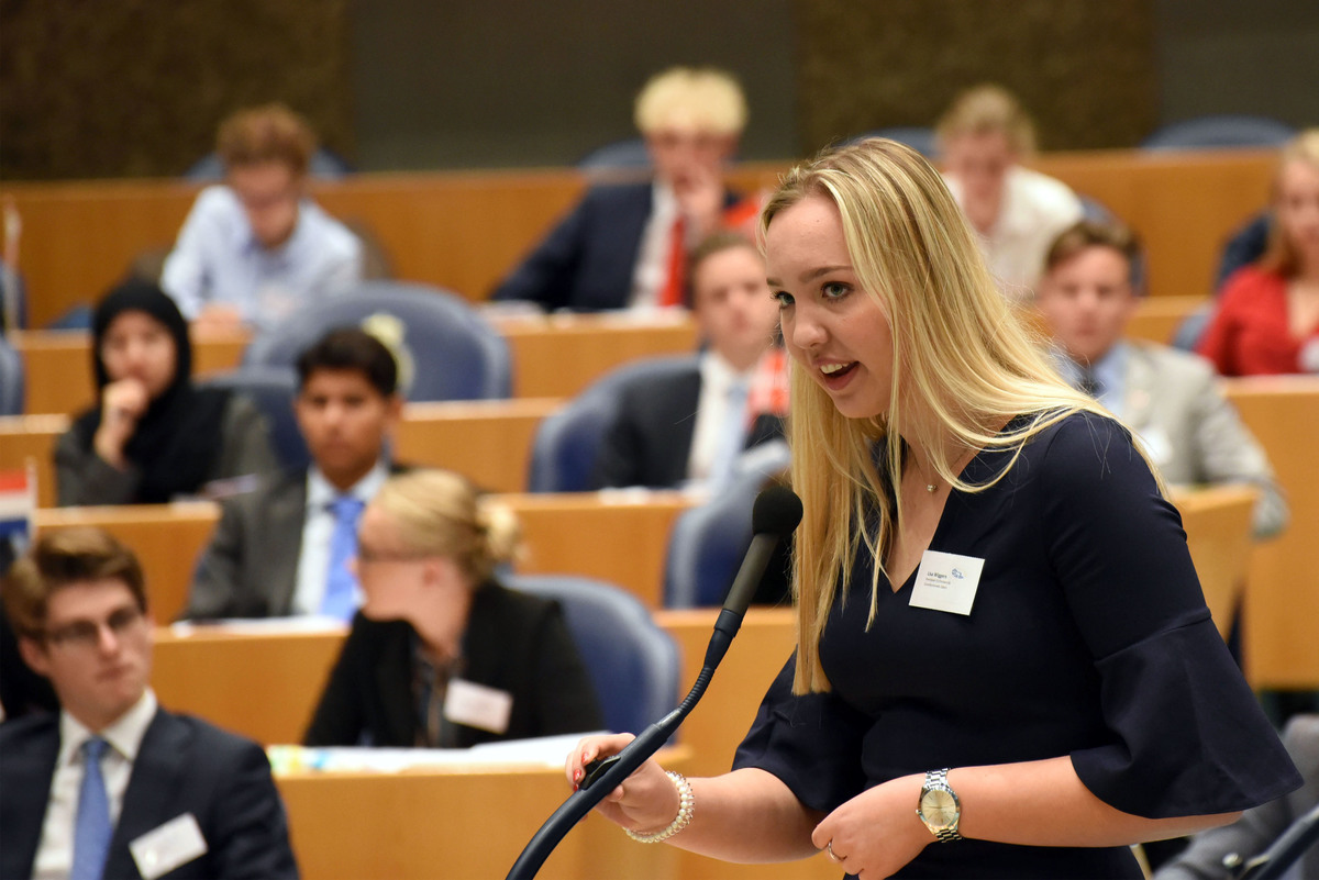 Foto's dag 3: Tweede dag Algemene Vergaderingen in de Tweede Kamer