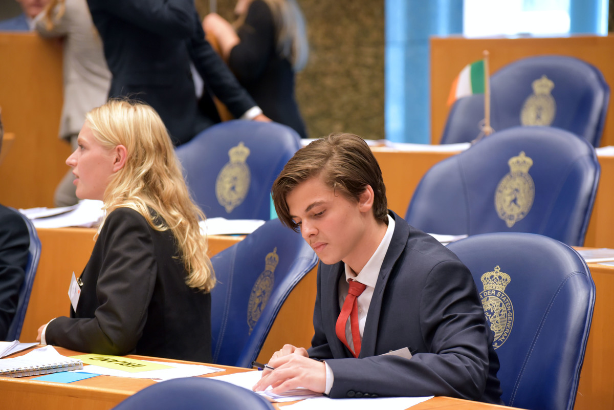 Foto's dag 3: Tweede dag Algemene Vergaderingen in de Tweede Kamer