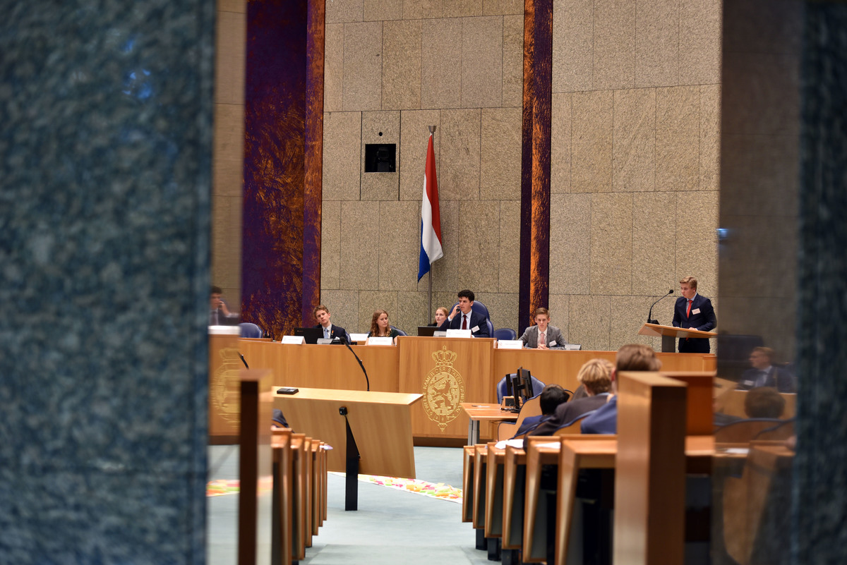 Foto's dag 3: Tweede dag Algemene Vergaderingen in de Tweede Kamer