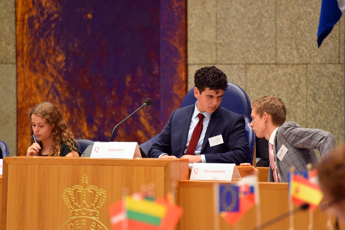 Foto's dag 3: Tweede dag Algemene Vergaderingen in de Tweede Kamer