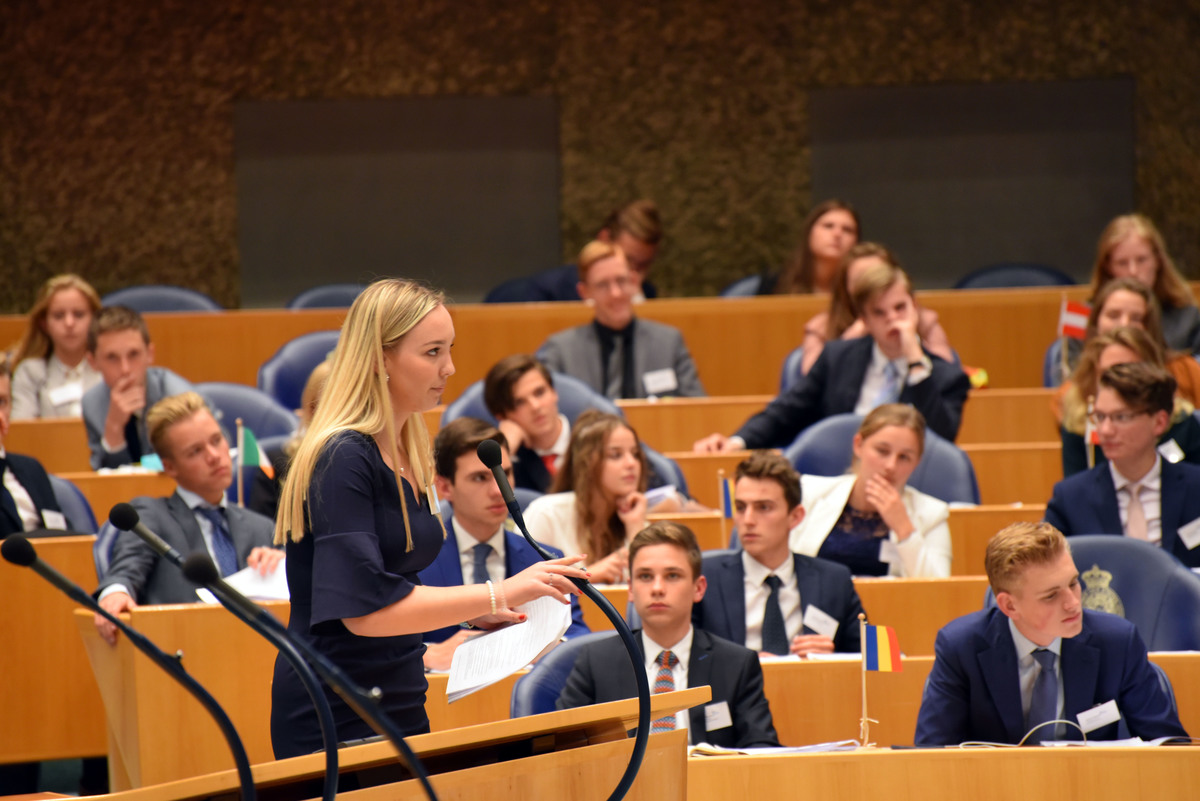 Foto's dag 3: Tweede dag Algemene Vergaderingen in de Tweede Kamer