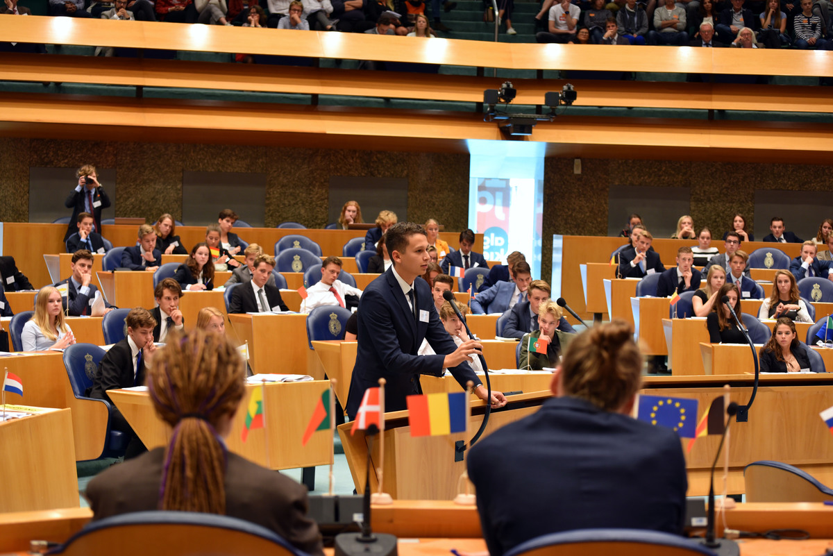 Foto's dag 3: Tweede dag Algemene Vergaderingen in de Tweede Kamer