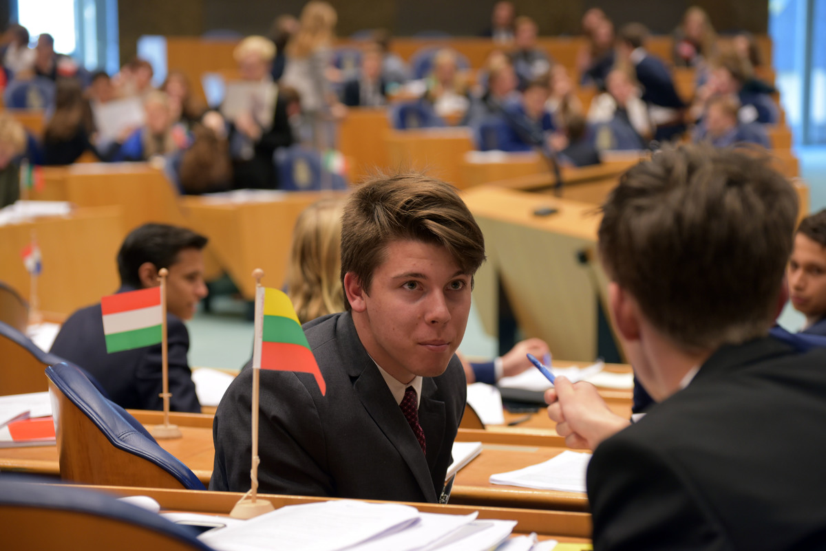 Foto's dag 3: Tweede dag Algemene Vergaderingen in de Tweede Kamer