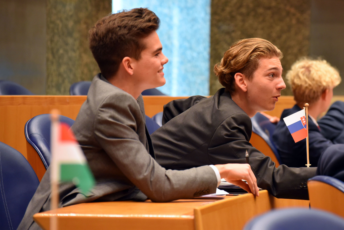 Foto's dag 3: Tweede dag Algemene Vergaderingen in de Tweede Kamer