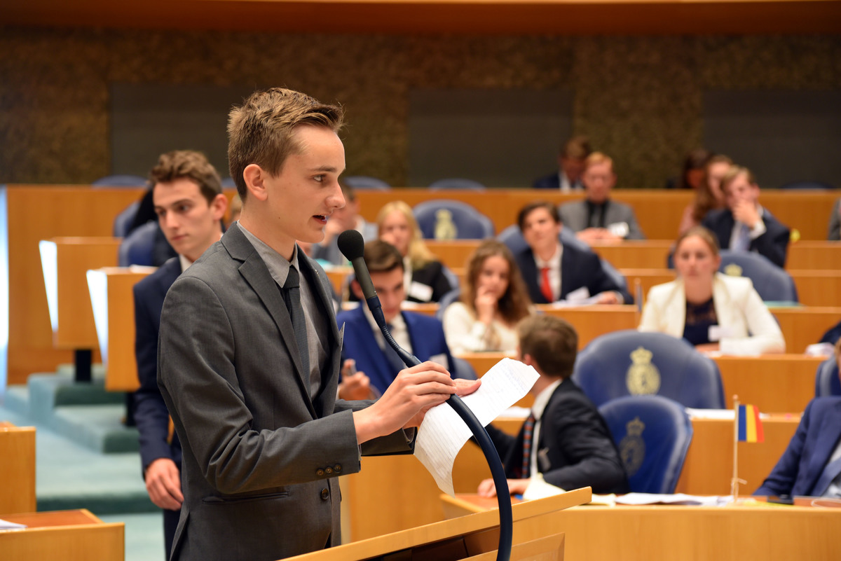 Foto's dag 3: Tweede dag Algemene Vergaderingen in de Tweede Kamer