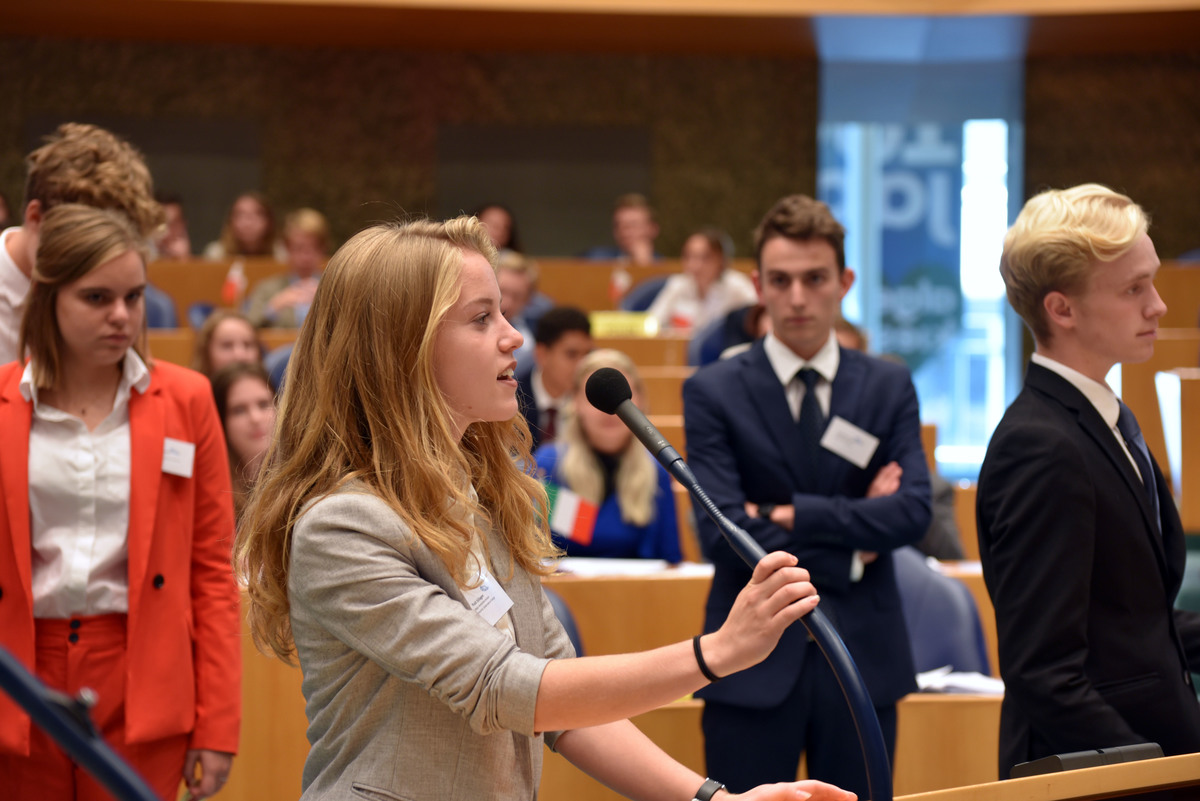 Foto's dag 3: Tweede dag Algemene Vergaderingen in de Tweede Kamer