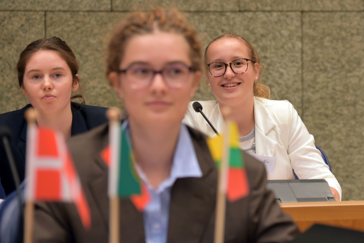 Foto's dag 3: Tweede dag Algemene Vergaderingen in de Tweede Kamer