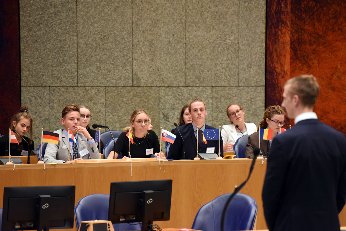 Foto's dag 3: Tweede dag Algemene Vergaderingen in de Tweede Kamer