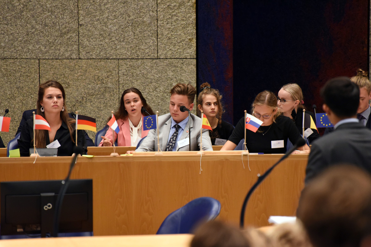 Foto's dag 3: Tweede dag Algemene Vergaderingen in de Tweede Kamer