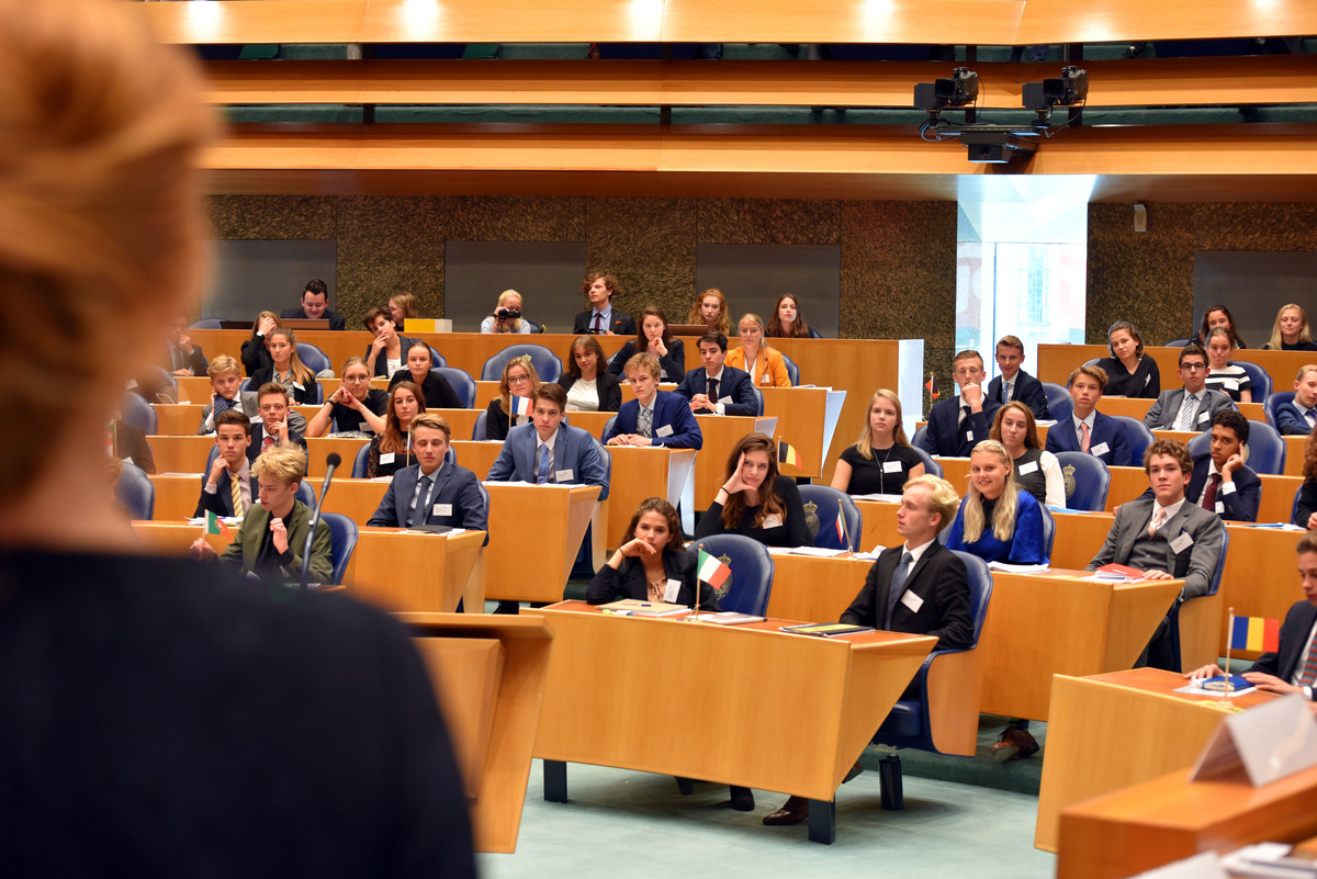 Foto's dag 3: Tweede dag Algemene Vergaderingen in de Tweede Kamer