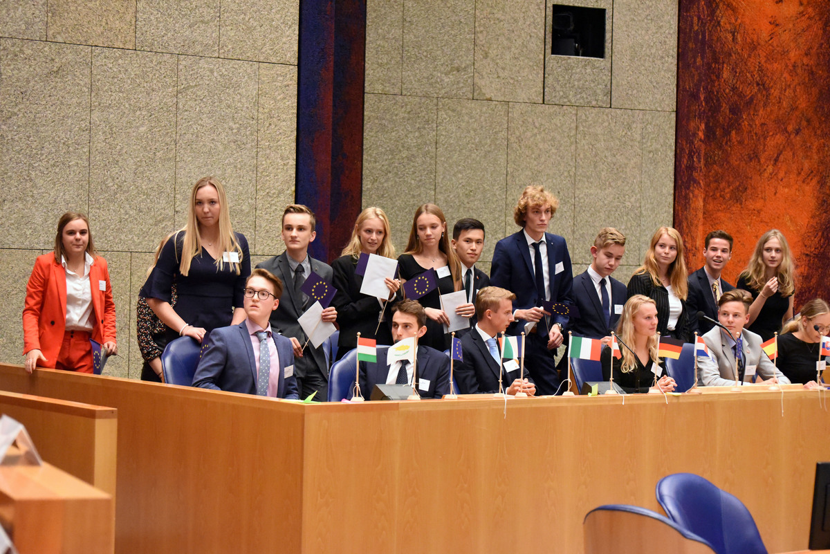 Foto's dag 3: Tweede dag Algemene Vergaderingen in de Tweede Kamer