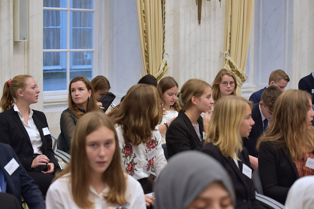 Foto's Eerste dag Algemene Vergaderingen van het Model European Parliament Nederland 2019