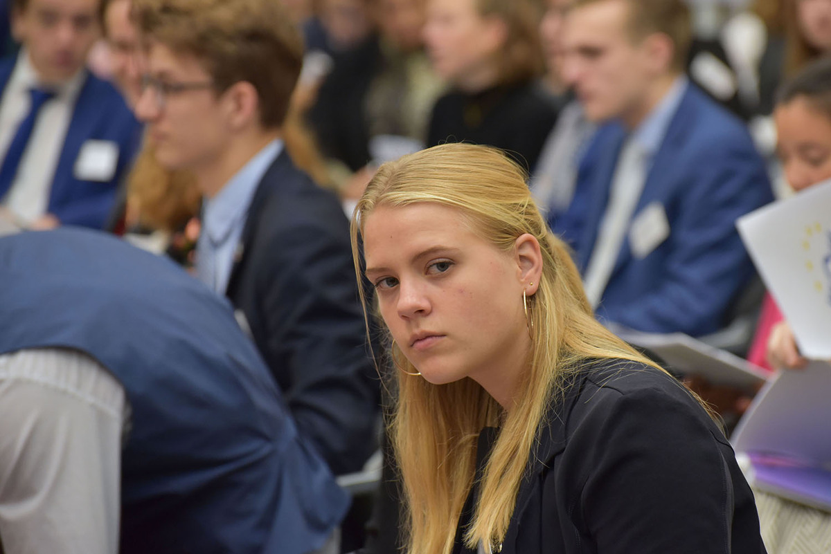 Foto's Eerste dag Algemene Vergaderingen van het Model European Parliament Nederland 2019