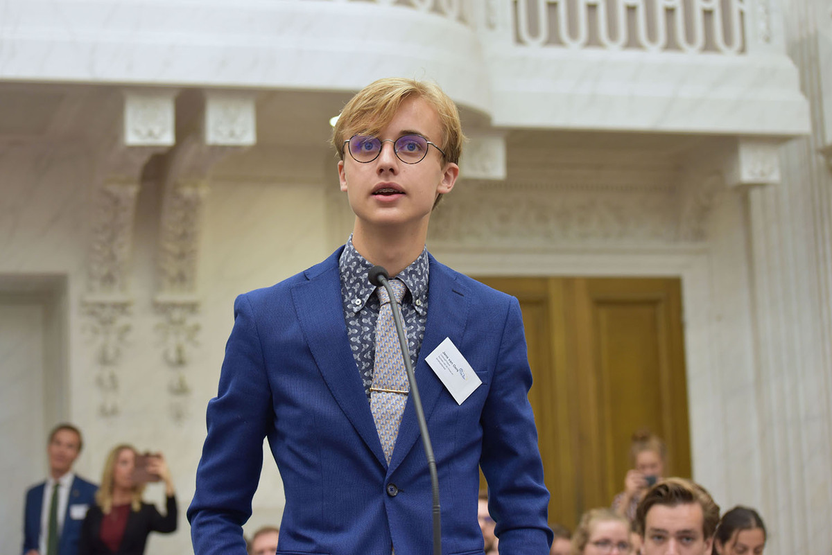 Foto's Eerste dag Algemene Vergaderingen van het Model European Parliament Nederland 2019