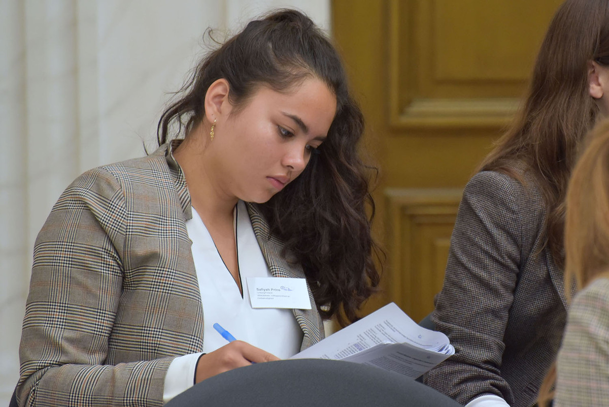 Foto's Eerste dag Algemene Vergaderingen van het Model European Parliament Nederland 2019