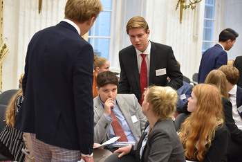 Foto's Eerste dag Algemene Vergaderingen van het Model European Parliament Nederland 2019