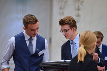 Foto's Eerste dag Algemene Vergaderingen van het Model European Parliament Nederland 2019