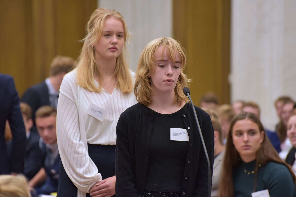 Foto's Eerste dag Algemene Vergaderingen van het Model European Parliament Nederland 2019