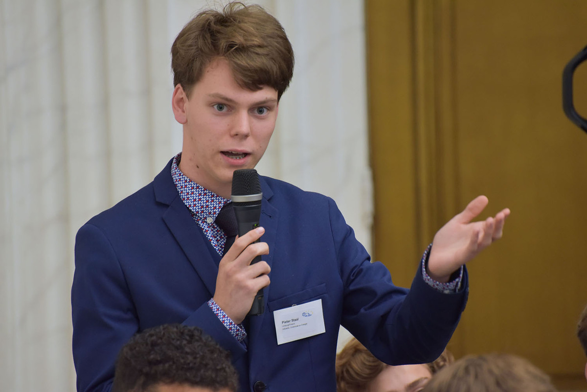 Foto's Eerste dag Algemene Vergaderingen van het Model European Parliament Nederland 2019