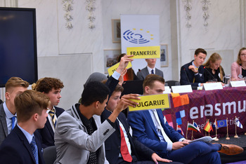 Foto's Eerste dag Algemene Vergaderingen van het Model European Parliament Nederland 2019