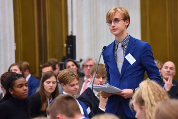 Foto's Eerste dag Algemene Vergaderingen van het Model European Parliament Nederland 2019