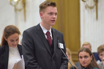 Foto's Eerste dag Algemene Vergaderingen van het Model European Parliament Nederland 2019