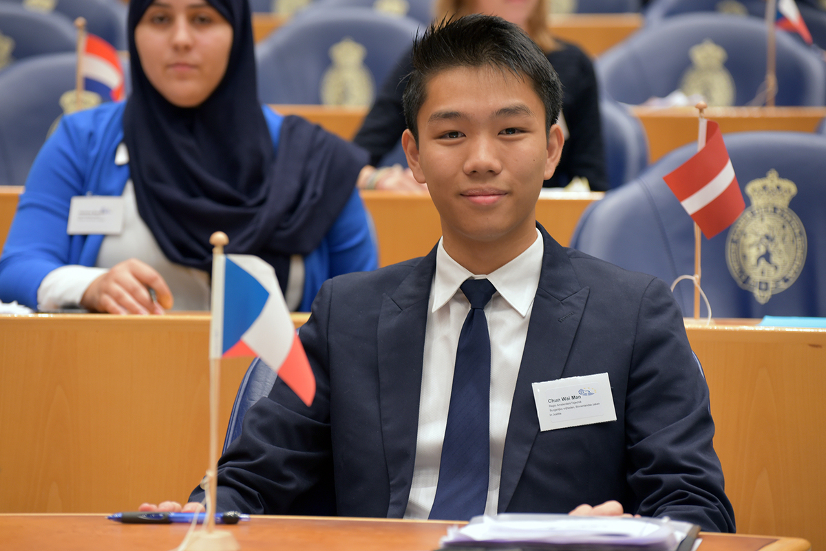 Foto's Tweede dag Algemene Vergaderingen van het Model European Parliament Nederland 2019