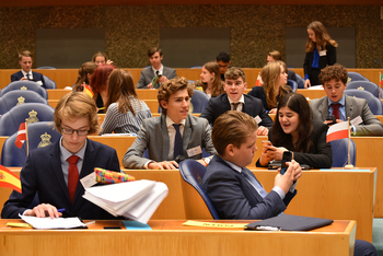 Foto's Tweede dag Algemene Vergaderingen van het Model European Parliament Nederland 2019