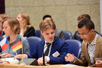 Foto's Tweede dag Algemene Vergaderingen van het Model European Parliament Nederland 2019