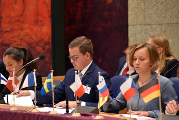 Foto's Tweede dag Algemene Vergaderingen van het Model European Parliament Nederland 2019