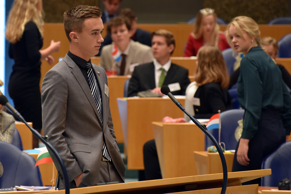 Foto's Tweede dag Algemene Vergaderingen van het Model European Parliament Nederland 2019