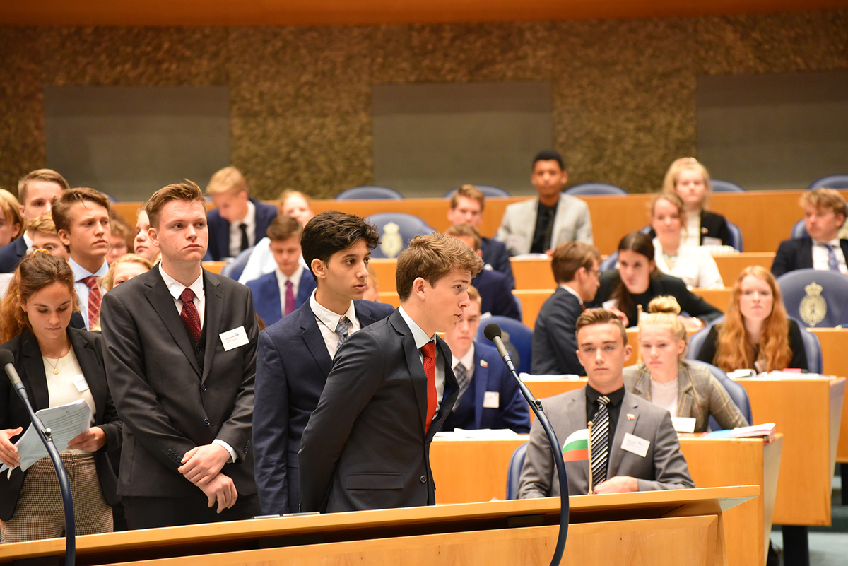 Foto's Tweede dag Algemene Vergaderingen van het Model European Parliament Nederland 2019