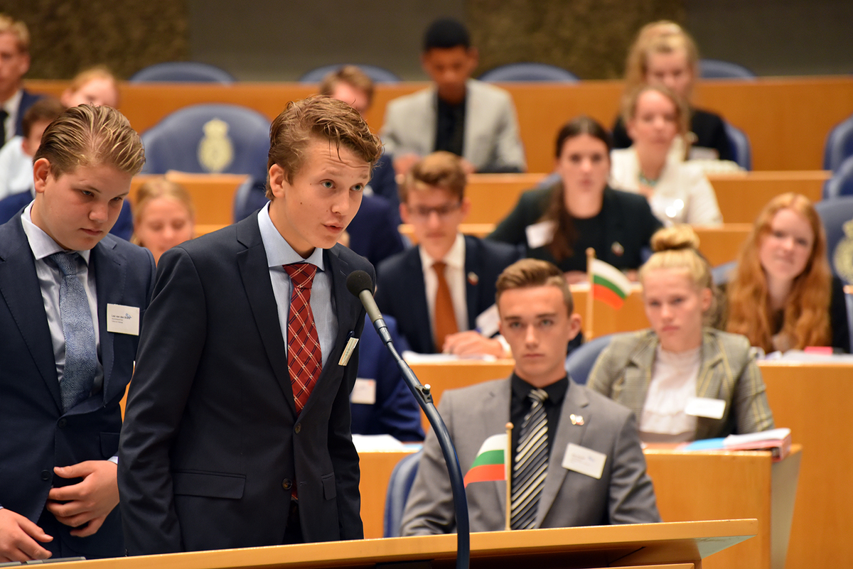 Foto's Tweede dag Algemene Vergaderingen van het Model European Parliament Nederland 2019